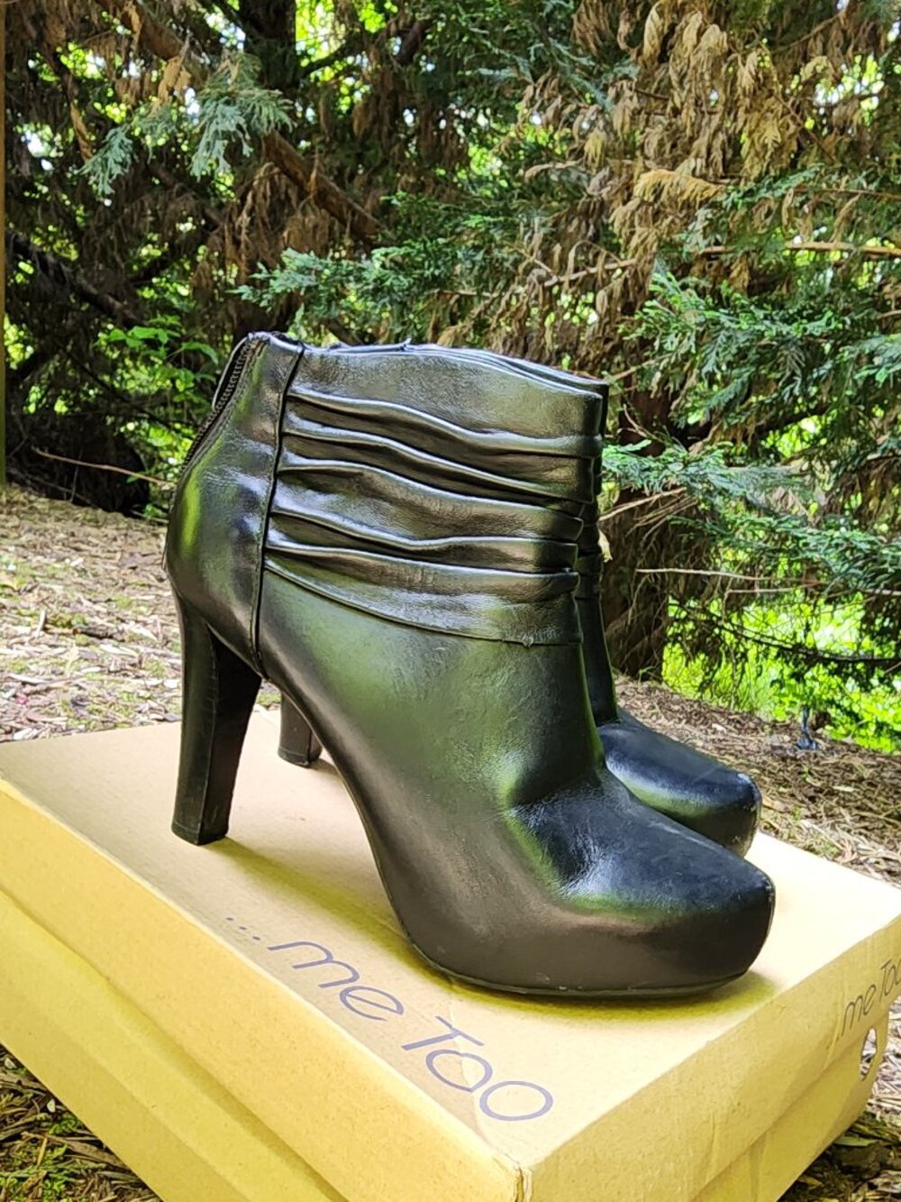 GUC Women's Me Too 'Lloyd' sz 8 Black Booties 5" heels